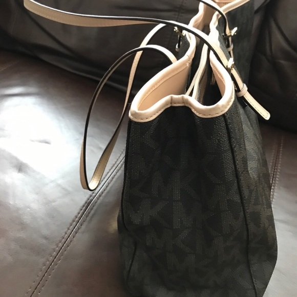 SOLD ❌ NWOT Michael Kors Jet Set Medium Brown Tote - Picture 3 of 5